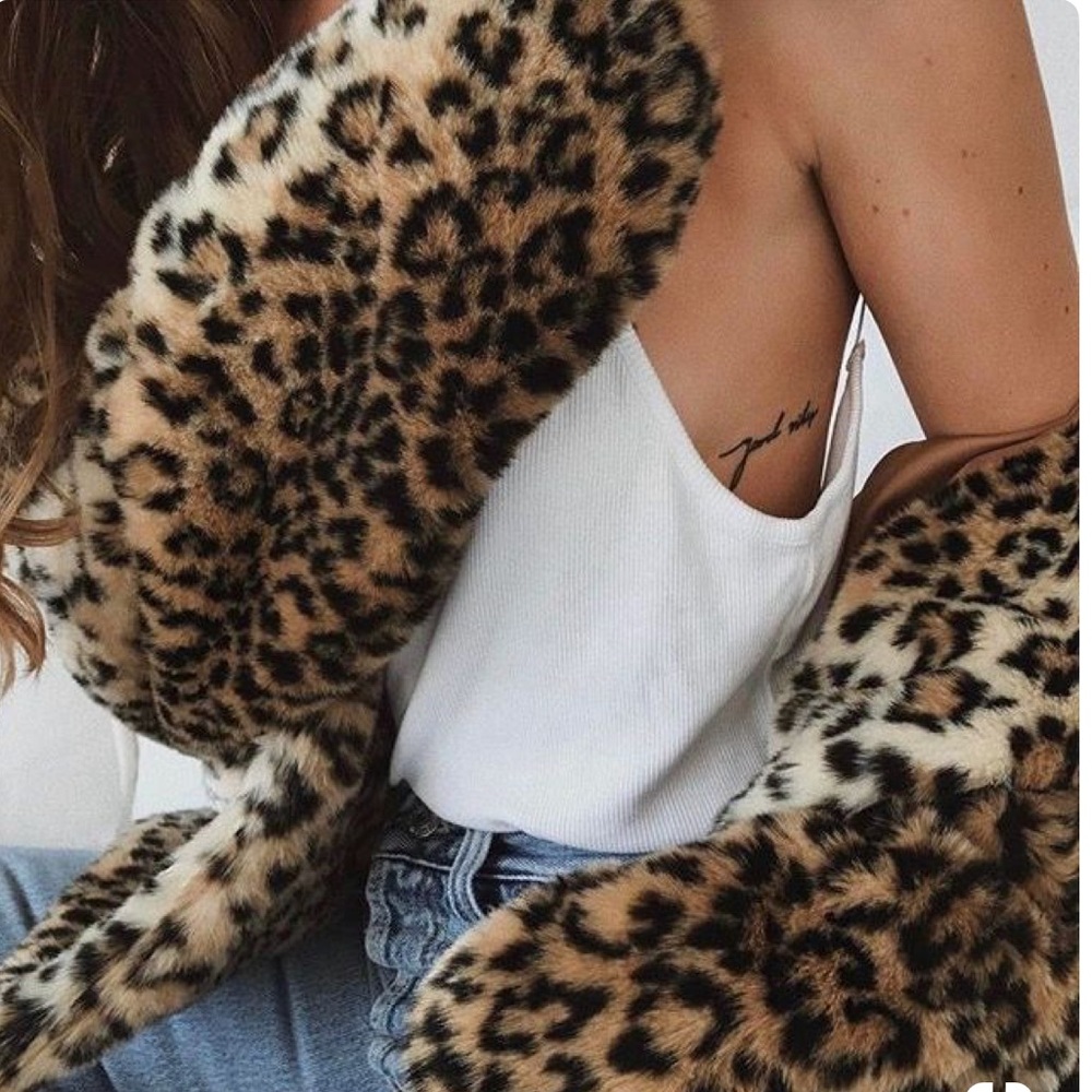 Trendy cheetah/leopard print coat